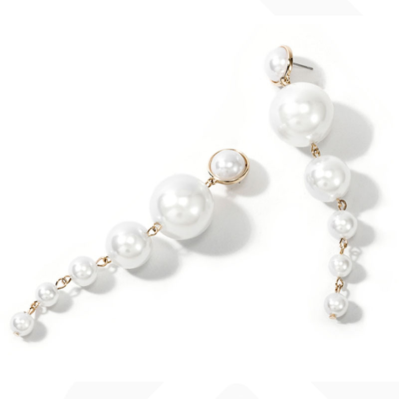 pearl earring
